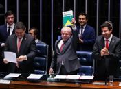 Por que o Procon não autua, o candidato adversário de Lula-13, por propaganda enganosa? Pode não?