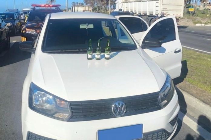 Vídeo: motorista embriagado e portando "cervejas" é preso fazendo zigue-zague na orla