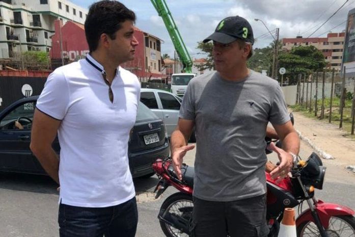 Prefeito Rui Palmeira acompanha limpeza de galerias em Cruz das Almas