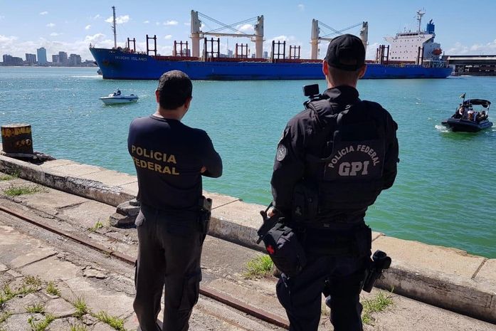 PF realiza fiscalizações para coibir imigração ilegal e contrabando no Porto de Maceió