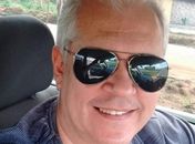 Professor morre após sofrer infarto e bater veículo em poste de Arapiraca