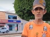Idoso clama por não poder contar com apoio da Prefeitura para manter mais de 70 animais abandonados 