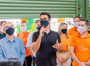 "Prioridade é gerar emprego", diz JHC em inauguração de supermercado na capital 
