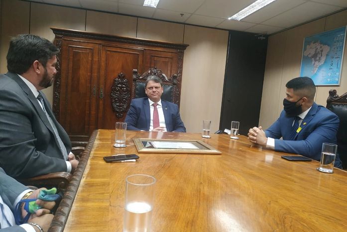 “Infraestrutura é de Estado e não partidária”, diz ministro ao receber título de Cidadão Honorário de Maceió