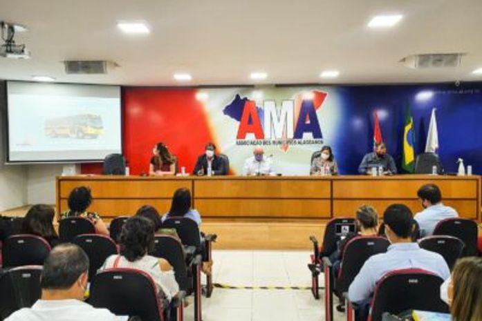 AMA e Undime criam grupo para acompanhar retorno seguro às aulas