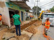 Ligação clandestina provoca afundamento de solo em residência no Pinheiro, em Maceió