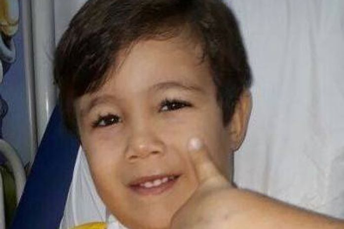 Criança de três anos precisa de doadores de sangue para tratamento de Leucemia