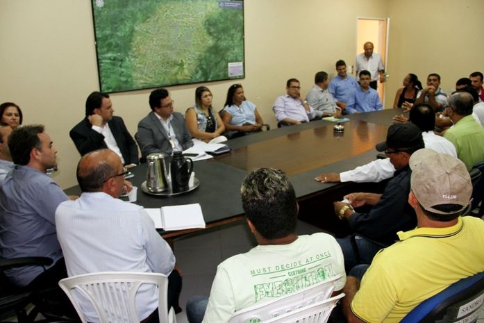 Prefeito Yale vai defender em Maceió pleito dos marchantes