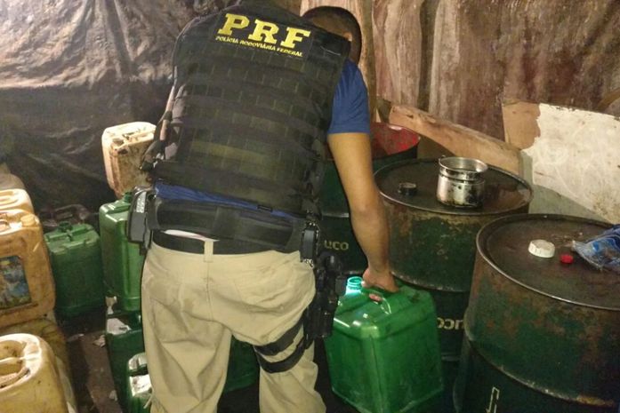 Mil litros de óleo diesel foram apreendidos