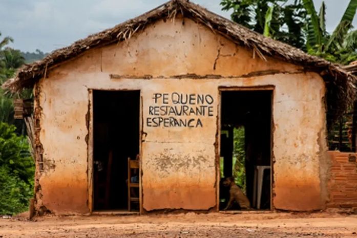 Existe uma Alagoas  fraturada de direitos,(para além  da distribuição festiva das cestas básicas, ou auxílios emergenciais) abarrotada de gentes subterrâneas...