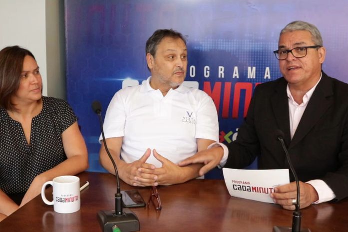Programa CadaMinuto entrevista Luiz Taboada e Andreia Tocchio