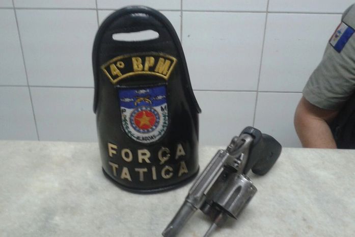 Arma foi apreendida com adolescente