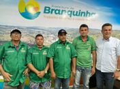 Prefeitura de Branquinha entrega novos fardamentos para eletricistas