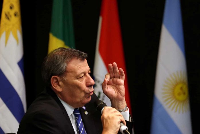 Uruguai adverte para risco grave de guerra civil ou intervenção