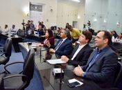 Deputados durante audiência que discutiu manchas de óleo