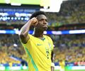 Nem escândalos, nem eleições. Somente a Copa do Mundo conquista as manchetes