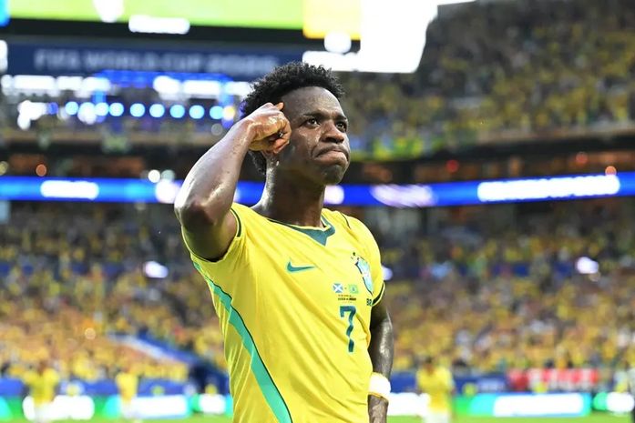 Nem escândalos, nem eleições. Somente a Copa do Mundo conquista as manchetes