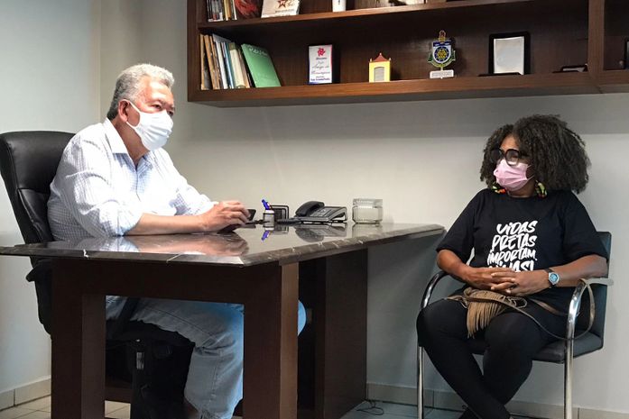 Essa ativista esteve com o deputado federal Paulão, do PT, para discutir política. Um tema urgente e necessário