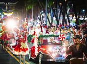 Desfile e ascendimento das luzes marcam a abertura do "Natal de Todos" em Maceió