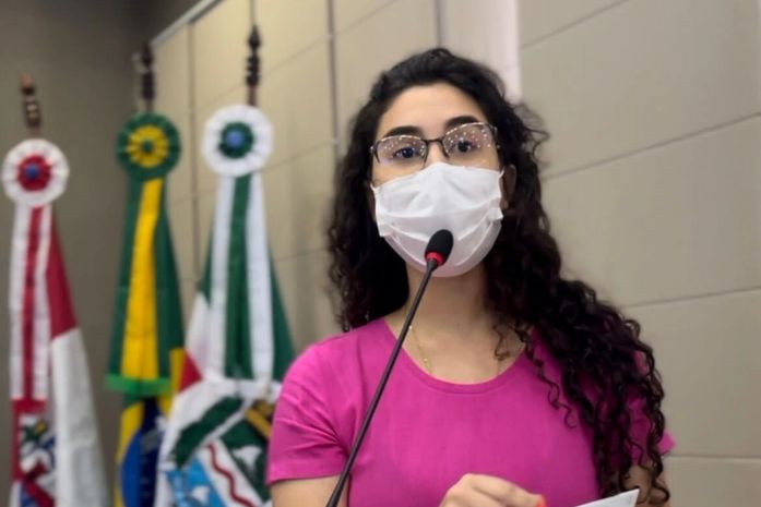 “Não tem política que seja feita com um valor como esse”, critica Teca Nelma sobre orçamento destinado pela Prefeitura para a juventude
