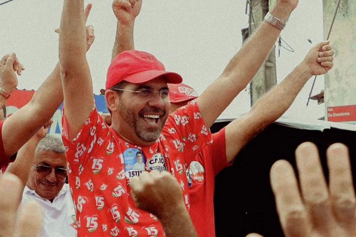 Ricardo Paranhos arrasta uma multidão em sua primeira caminhada pelas ruas de Jaramataia