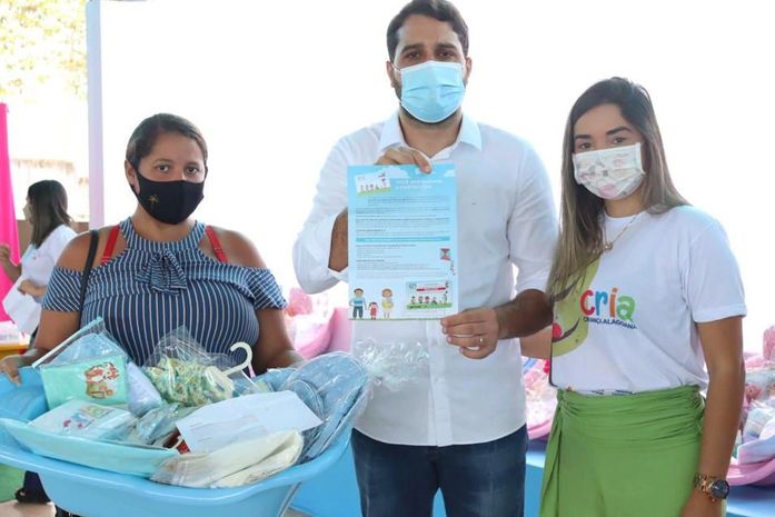 Assistência Social de Santana do Mundaú entrega cerca de 370 novos cartões do programa CRIA