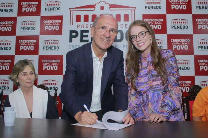 No mês da mulher, Ronaldo Lopes avança paridade de gênero no primeiro escalão da Prefeitura de Penedo