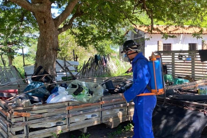 Agentes de Endemias realizam mutirão na Lagoinha para o combate ao Aedes Aegypti e ao Bicho Barbeiro