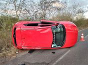 Motorista perde o controle do veículo e capota na AL 220