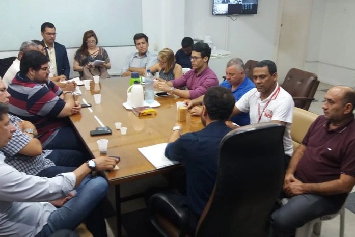 Servidores municipais marcam assembleia para definir sobre greve geral