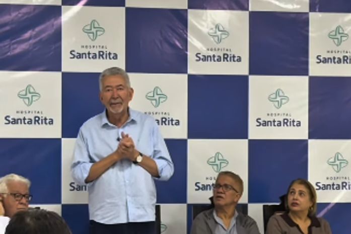 Paulão visita obras do Hospital Santa Rita, em Palmeira dos Índios