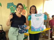 Estudantes da rede municipal de Lagoa da Canoa recebem kit com fardamento e par de tênis