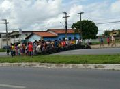 Manifestantes interditam via ao Aeroporto