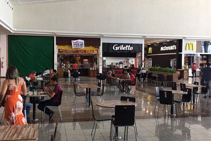 Movimento tranquilo no primeiro dia de reabertura do shopping de Arapiraca