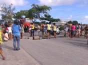 Esposas de detentos interditaram rodovia