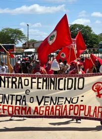 Cerca de 500 mulheres ocupam área de mineradora em Craíbas para denunciar impactos ambientais