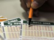 Mega-Sena acumula e próximo sorteio deve pagar R$ 12,5 milhões