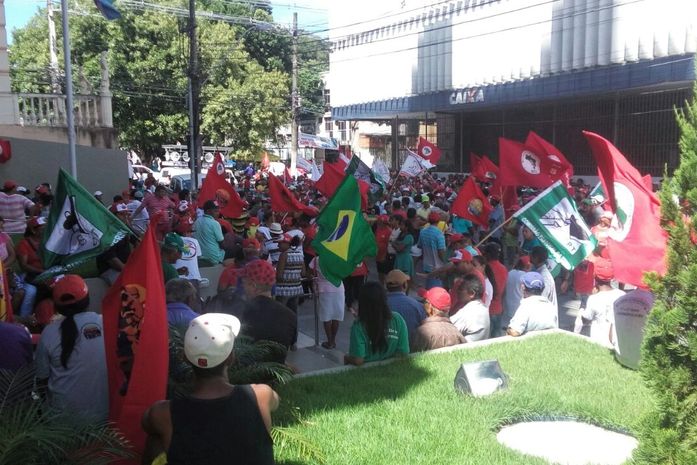 Movimentos Agrários ocupam prédio da Sefaz para cobrar audiência com governador