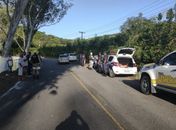 Colisão envolvendo dois carros e uma moto deixa dois feridos em Passo do Camaragibe