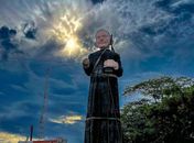 Prefeitura de São José da Laje contempla devotos de Padre Cícero com estátua de 12 metros de altura