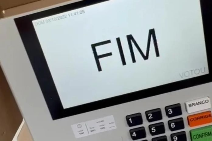 MP Eleitoral oferece transação penal a influenciador digital que filmou voto na urna eletrônica em Maceió