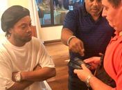 Ronaldinho Gaúcho é detido no Paraguai por uso de suposto passaporte falso