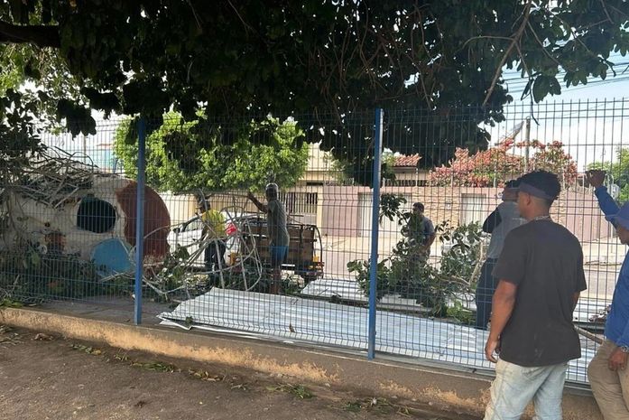 Seduc isola escola em Arapiraca após tombamento de caixa de água