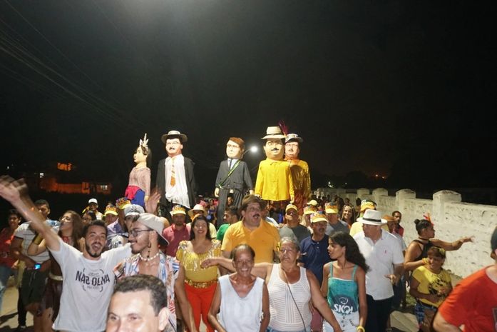 Prefeito Gilberto Gonçalves puxa o bloco Aceende e encerra o carnaval em Rio Largo