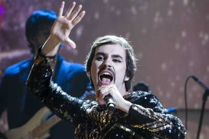 Advogado alagoano faz representação contra Johnny Hooker após show em Garanhuns