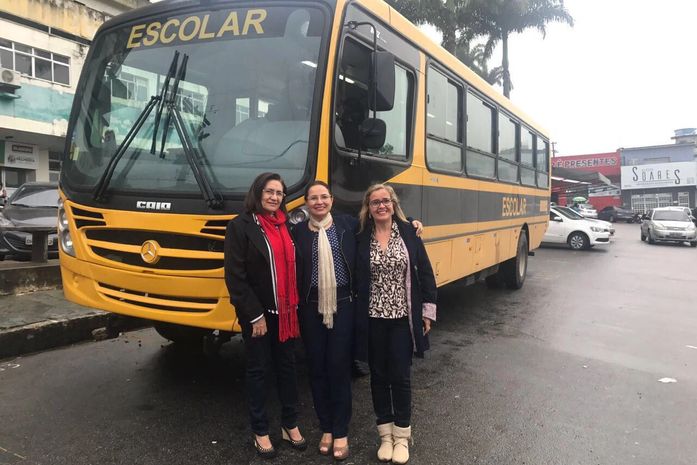 secretária de Educação, Alcineide Nascimento e técnicas da pasta