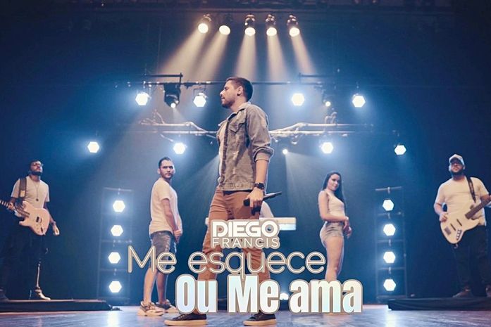 Cantor alagoano Diego Francis lança clipe gravado no centenário Teatro Deodoro