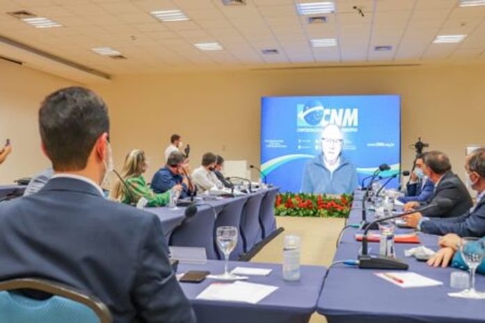 Encaminhamentos e troca de experiências concluem encontro de prefeitos