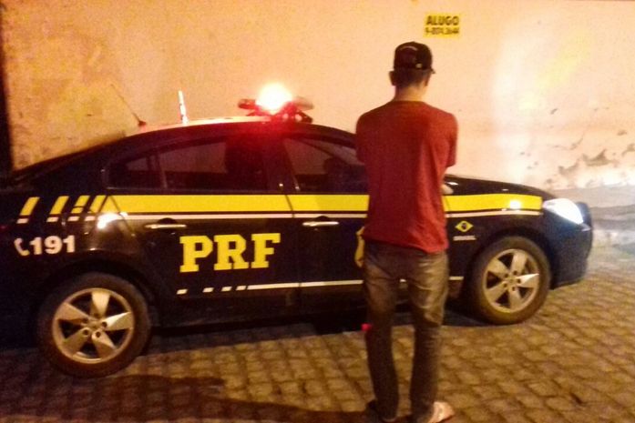 PRF de Alagoas prende foragido da Justiça de Curitiba