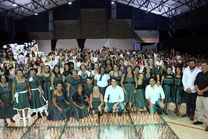 Assistência Social de Santana do Mundaú celebra dia das mães com grande baile